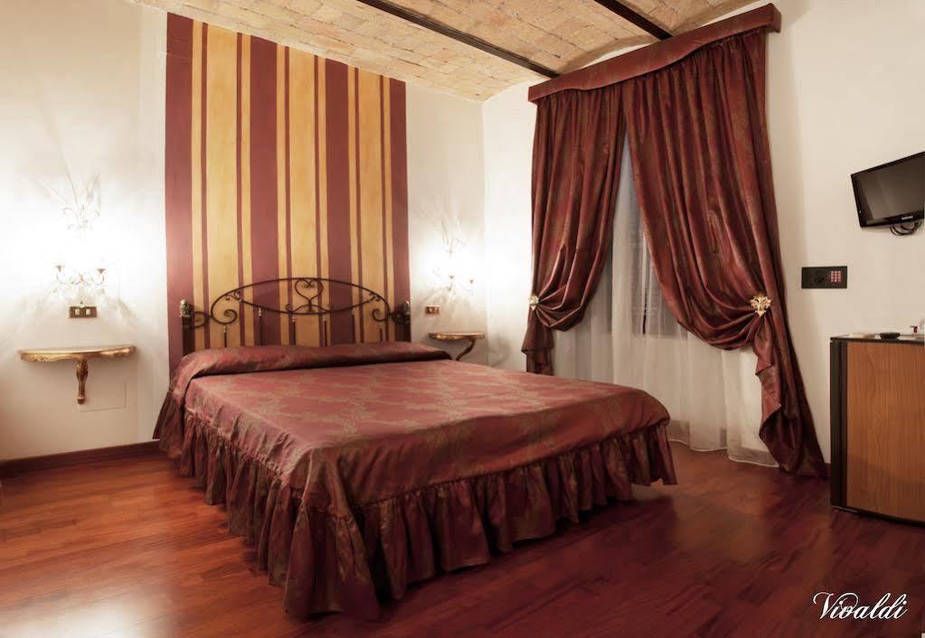 Hotel Antica Locanda Roma Dış mekan fotoğraf